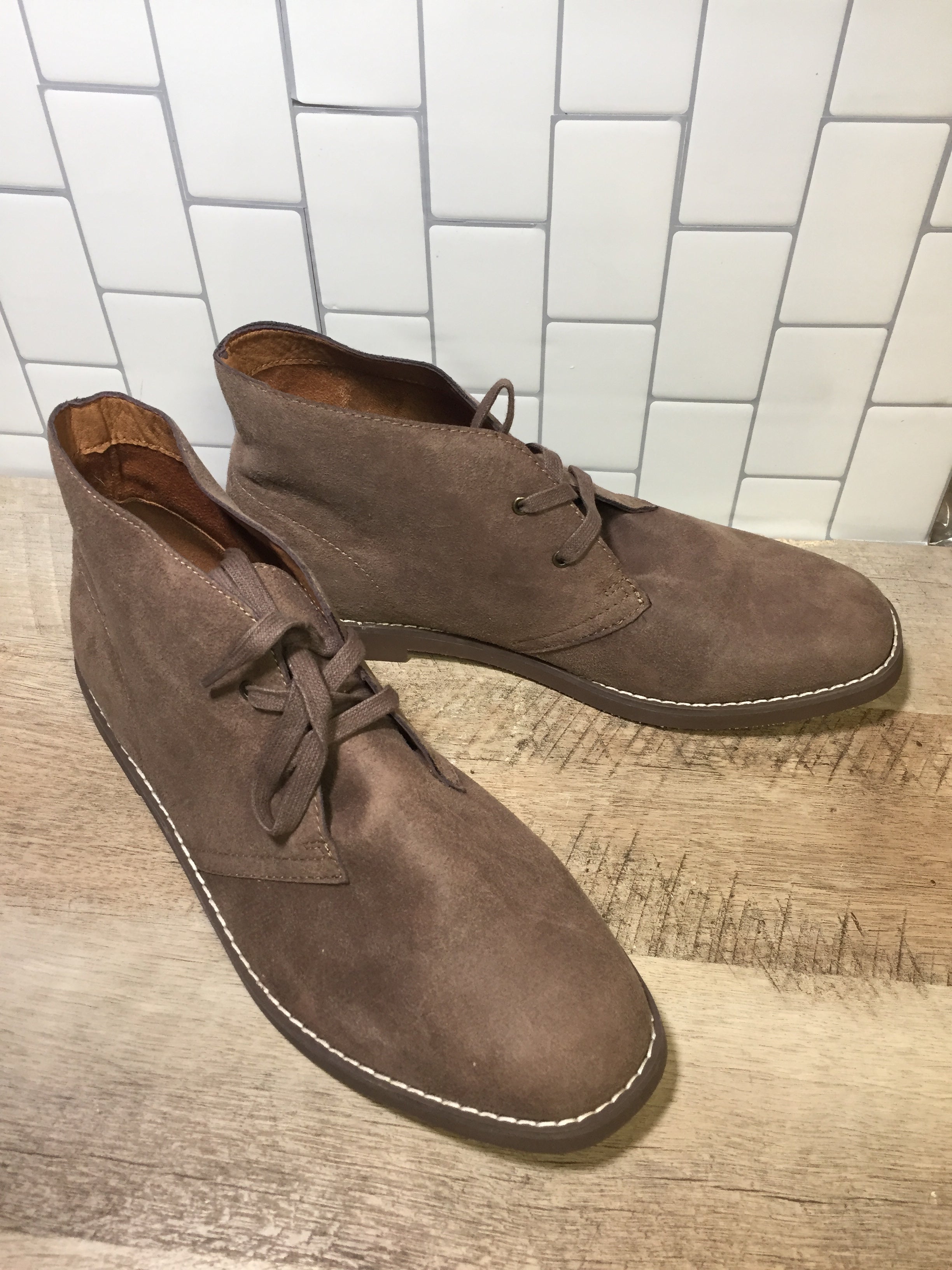 Amazon Essentials Men's Chukka Boot, Taupe, 10.5 B US (6992172515511)